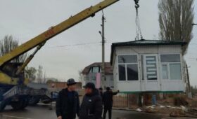 Служба земельного и водного надзора демонтировала 19 ларьков в  Нарыне