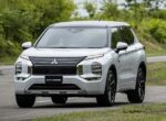 Mitsubishi готовит обновлённый Outlander: кроссовер показался на первых тизерах