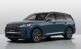 Другой обновлённый Lincoln Aviator: иная радиаторная решётка и новое большое табло