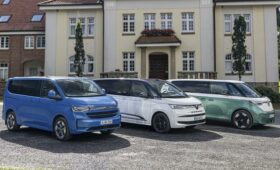 VW привёз в Ганновер новые Transporter и Caravelle, Multivan eHybrid 4Motion и Caddy Flexible