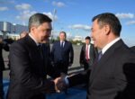 Президент Жапаров прибыл в Казахстан