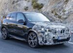 BMW iX1 готовится к первому обновлению: кроссовер поймали во время тестов