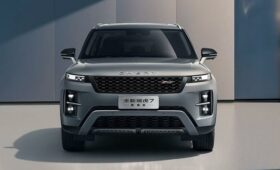 Jaecoo J7 превратился в Chery Tiggo 7 High Energy с дизайном в стиле Range Rover Evoque