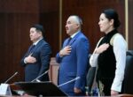 День 25 Октября: Гимн стало трудно петь
