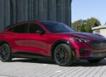 Кроссовер Ford Mustang Mach-E получил обновки в салоне и подешевел