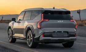 Kia EV9 обзавёлся спортивной версией GT с имитатором переключения передач