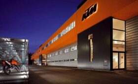 Компания KTM находится на грани банкротства и останавливает производство