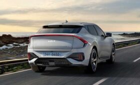 Обновлённый Kia EV6 GT выходит на рынок: дешевле, чем родственный Hyundai Ioniq 5 N