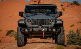 Jeep решил вернуть внедорожнику Wrangler с V6 автоматическую коробку передач