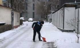 Мэрия выписала 150 предписаний хозсубъектам, не организовавшим очистку прилегающей территории от снега и льда