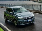 Dacia Sandero нового поколения получит внешность в стиле Duster и останется хэтчбеком