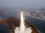 Ким Чен Ын заявил о способности новой ракеты КНДР преодолеть любую ПРО