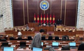 Фото, видео — Зал заседаний Жогорку Кенеша готовят к ремонту 