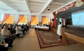 В Октябрьском районе Бишкека обсудили пути повышения охвата населения вакцинацией