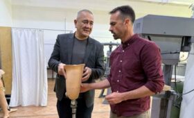 Эксперты в области протезирования Австралии посетили учреждение протезно-ортопедических изделий в Бишкеке