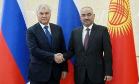 Состоялась двухсторонняя встреча спикера Жогорку Кенеша Тургунбек уулу и главы Госдумы Володина