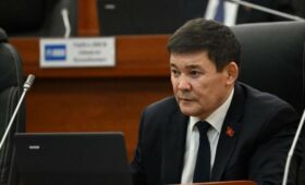 Депутат просит возобновить работу больницы в селе Арстанбап 