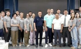 Британский тренер по плаванию Джеймс Гибсон провел семинар в Бишкеке