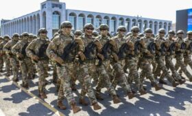 С 1 июля зарплата офицеров силовых структур повысится на 35%