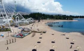 В селе Бостери обновили пляж «Золотых песков» и центральный пляж