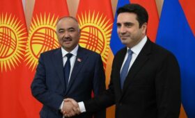 Кыргызстан готов предоставить площадку для переговоров по заключению мирного договора между Азербайджаном и Арменией, — спикер ЖК