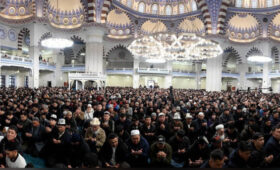 В Кыргызстане имамам мечетей начали выплачивать стипендии