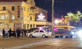 В Бишкеке начали перекрывать участок проспекта Чуй возле ЦУМа