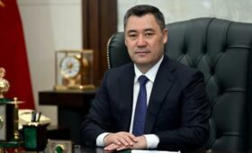 Садыр Жапаров поздравил кыргызстанцев с Международным днём защиты детей