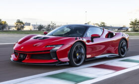 Ferrari отложила дебют второй «зелёной» модели из-за слабого спроса на люксовые «электрички»