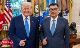 Посол Кыргызстана в США вручил верительные грамоты президенту Дональду Трампу