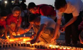 В Бишкеке прошла международная акция «Свеча памяти»