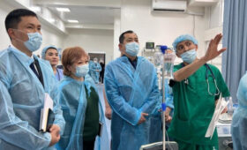 Ситуация в здравоохранении может стать катастрофической из-за нехватки кадров, — министр Чечейбаев