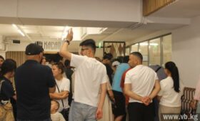 Регистрация телефонов в Бишкеке стала испытанием для иностранцев