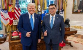 Посол Айбек Молдогазиев вручил верительные грамоты президенту США