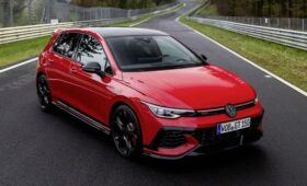 Volkswagen Golf GTI отмечает 50-летие юбилейной версией с форсированным мотором