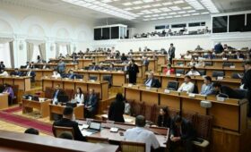 Лицам с судимостью, в том числе погашенной, запретят занимать пост президента, депутата, министра, но с исключениями. ЖК принял законопроект