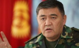 Глава ГКНБ раскритиковал чиновников за отдых и привёл в пример президента