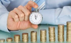 Повышение зарплаты медиков в 2025 году не ожидается, — глава Минздрава