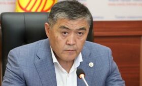 «Чтобы не видел вас на машинах»: Ташиев потребовал от чиновников Чуйской области ходить пешком и выявлять проблемы