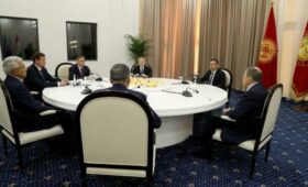 Президент КР призвал противостоять внешнему вмешательству в дела государств