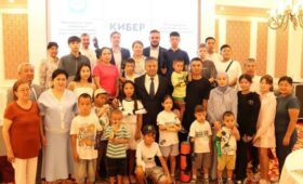 28 детям вручили протезы рук