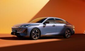 Седан Changan Lamore, который доступен и в России, получил новый салон после рестайлинга
