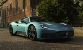 Maserati MCPura: роль нового суперкара исполнил MC20 с поправками во внешности и салоне