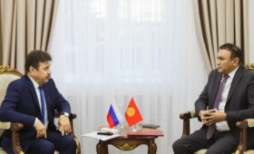 Замглавы МИД КР провел встречу с послом России в Кыргызстане