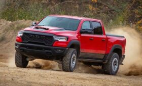 Ram 1500 TRX может скоро вернуться с посвежевшей внешностью и мотором V8 Hemi