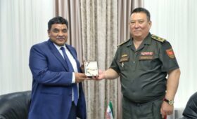 Министр обороны КР встретился с послом Индии в КР