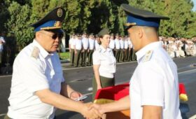 Ташиев поздравил выпускников Академии ГКНБ и учебных заведений ФСБ РФ с началом службы 