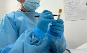 Бишкекчане в рамках акции могут пройти экспресс-тест на гепатиты B, C и ВИЧ