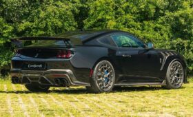 Ford Mustang Dark Horse от Clive Sutton: американская «лошадка» в британском тюнинге
