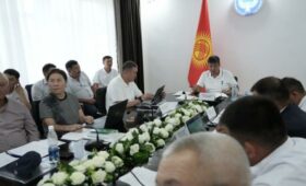 Бакыт Торобаев провёл совещание по развитию Ак-Суйского района